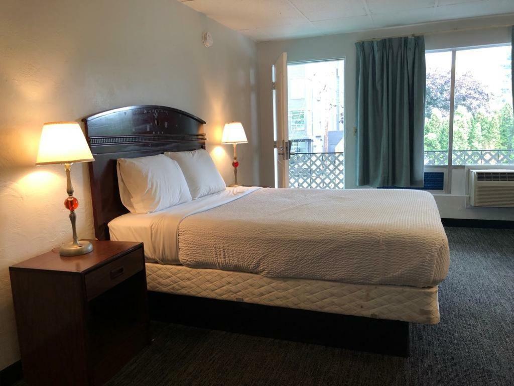 Portland Super Value Inn Экстерьер фото