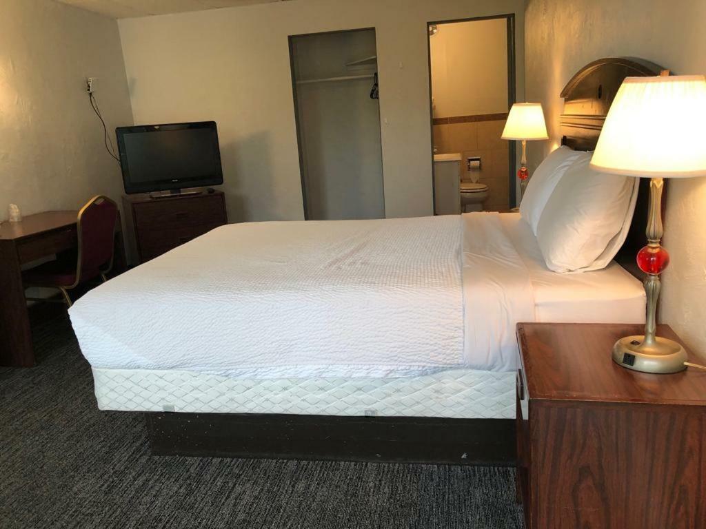 Portland Super Value Inn Экстерьер фото